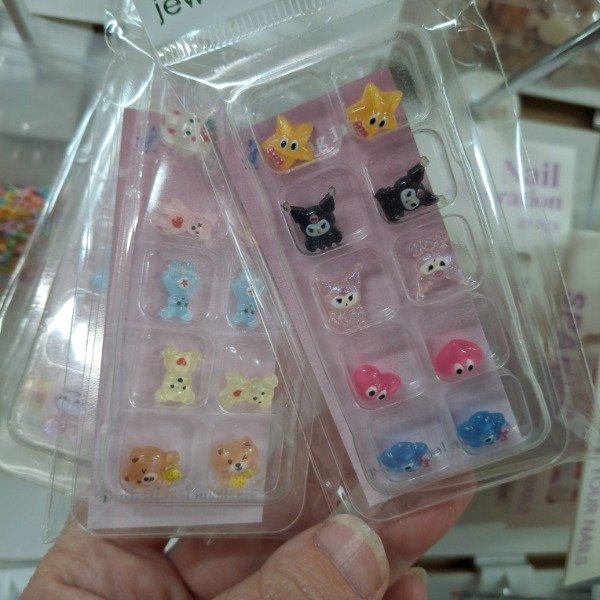 Producto - Decoración charms apliques kawai cajita x 10