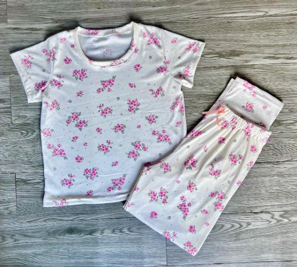 Producto - pijama morley dama, media estacion, blanco flores rosas