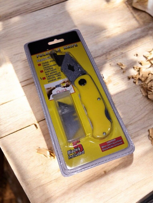 Producto - Cutter Plegable con Repuestos