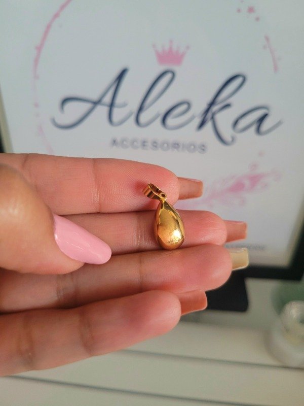 Producto - Dije gota de acero dorado