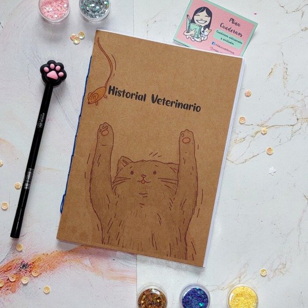 Producto - Libreta veterinaria- gato jugando