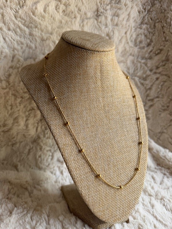 Producto - Cadenita dorada bolitas