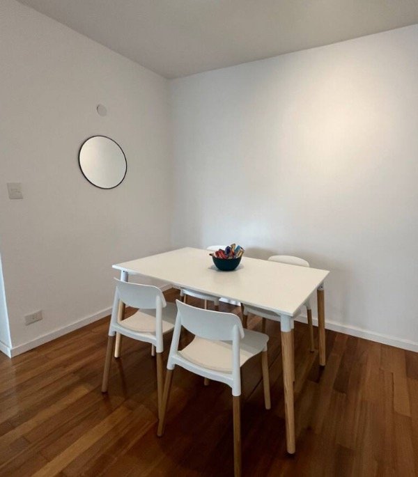 Producto - Juego de comedor Milan