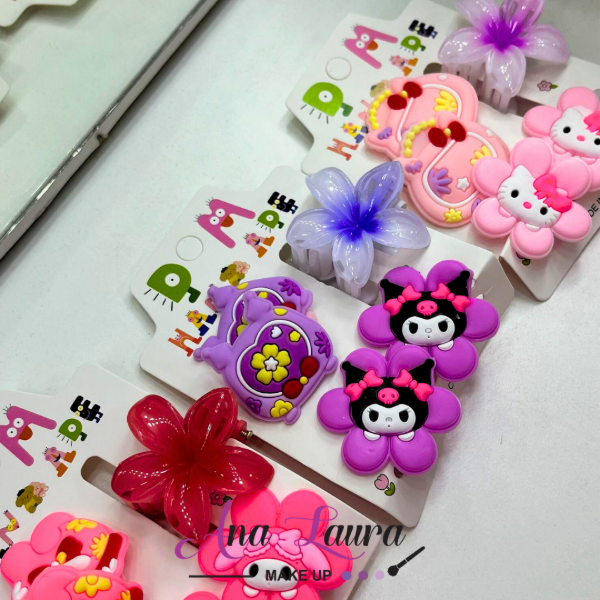 Producto - Kit de broches Kitty y Kuromi