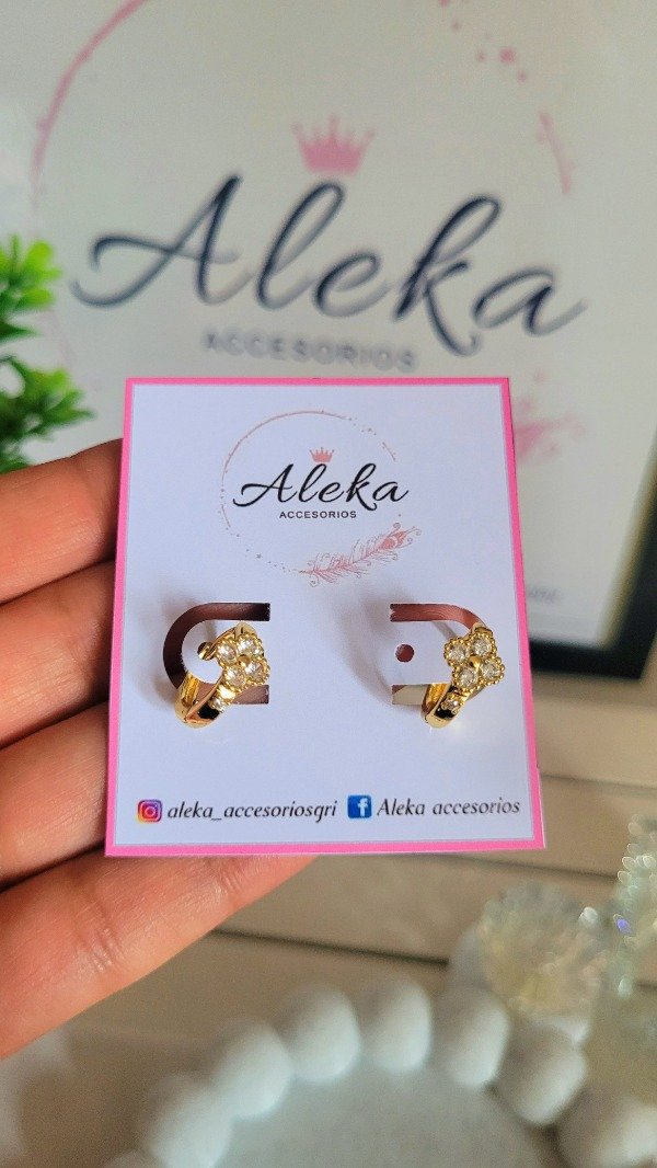 Producto - Argollas trébol con zirconia dorado - 0