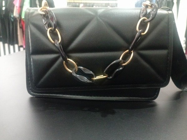 Producto - Cartera negra