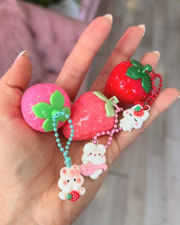 Producto - Bálsamo de frutilla llavero Mely