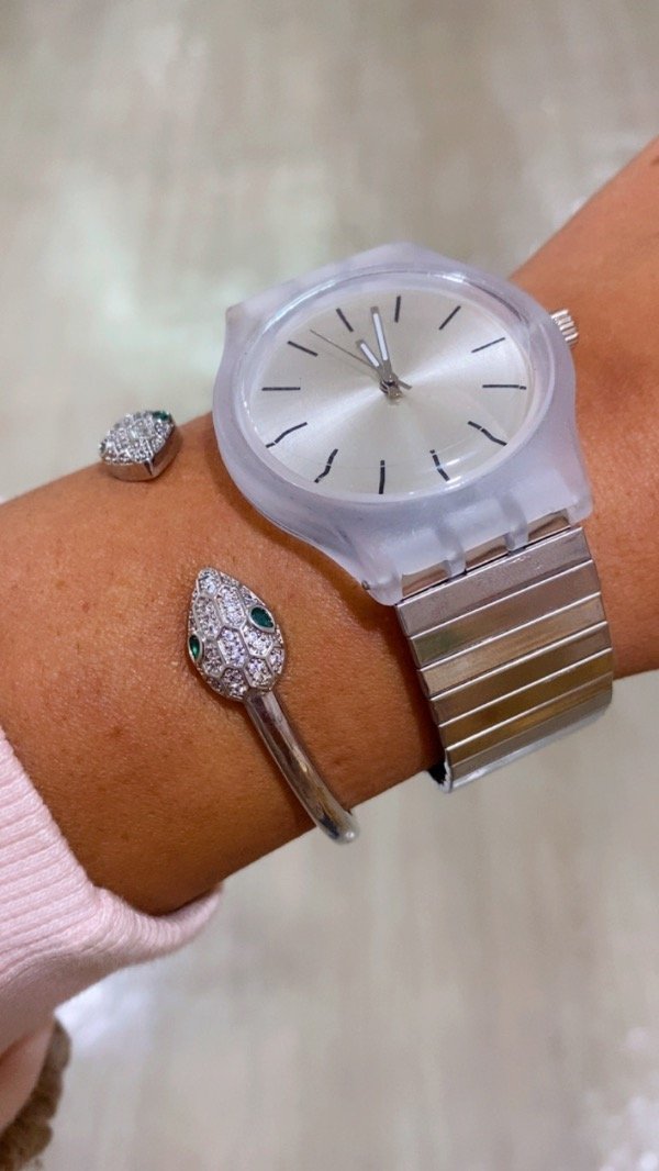 Producto - Reloj Cami plateado ( malla elastica de metal)