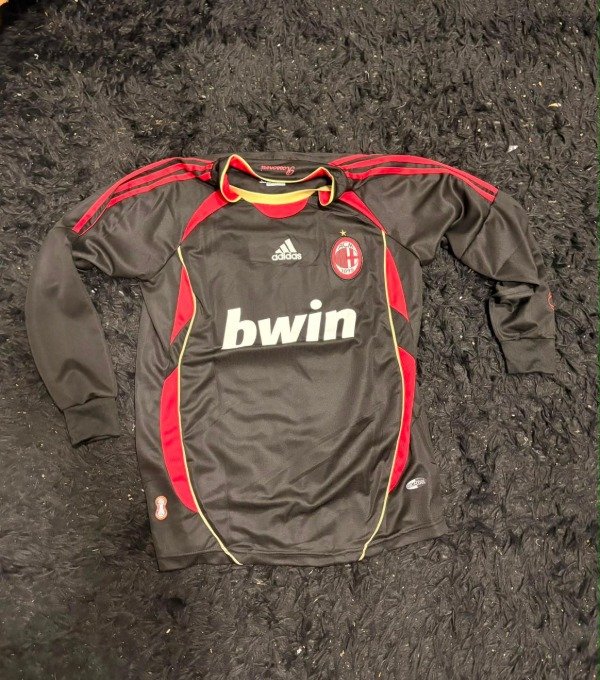 Producto - CAMISETA MANGA LARGA MILAN KAKA NEGRA