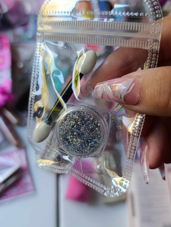 Producto - Brillo para uñas