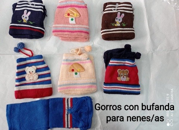 Producto - Gorros con Bufandas