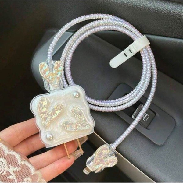 Producto - Protector de cargador 20w corazones tornasolados