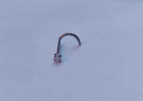Producto - Nostril engarzado titanio