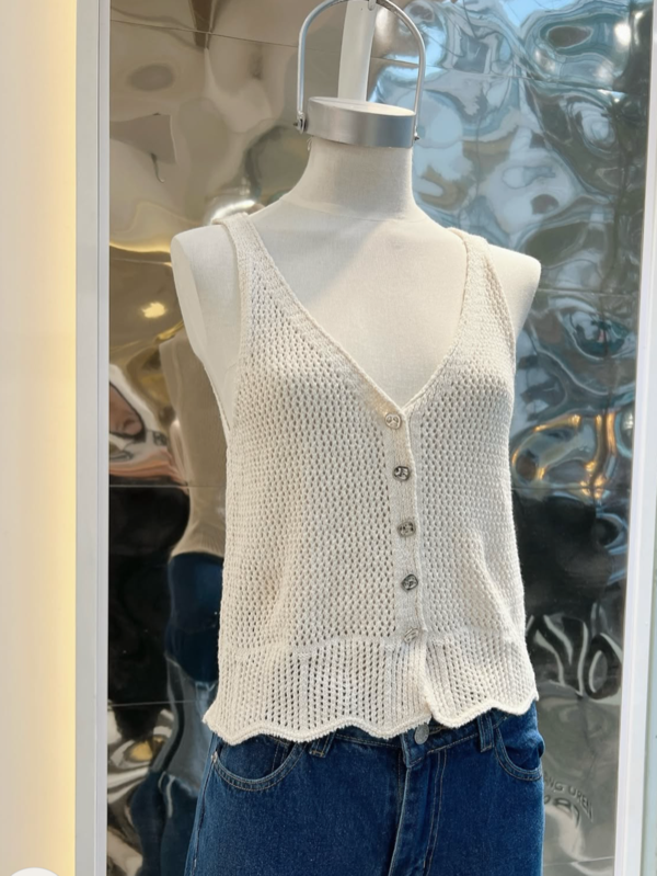 Producto - MUSCULOSA HILO CON BOTONES