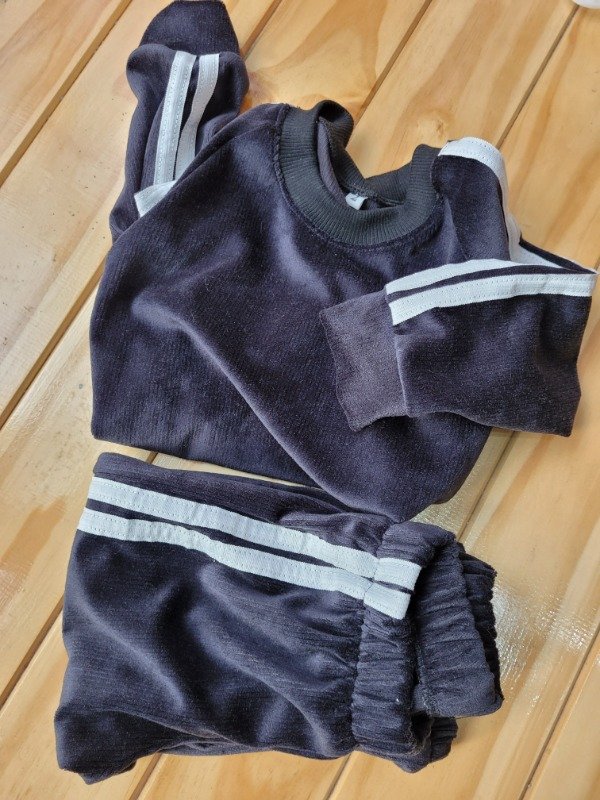 Producto - CONJUNTO DE PLUSH NEGRO - transferencia 20.400