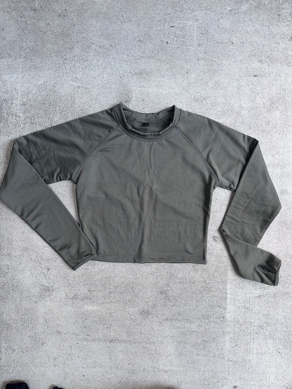 Producto - Remera térmica crop dedal gris