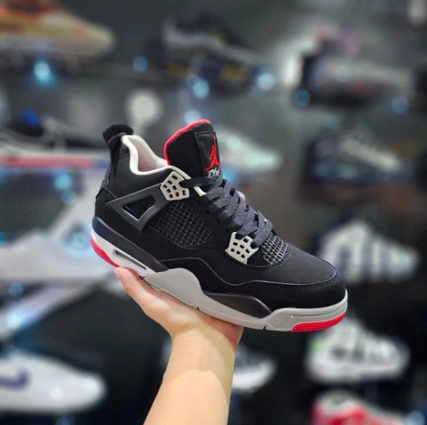Producto - JORDAN RETRO 4