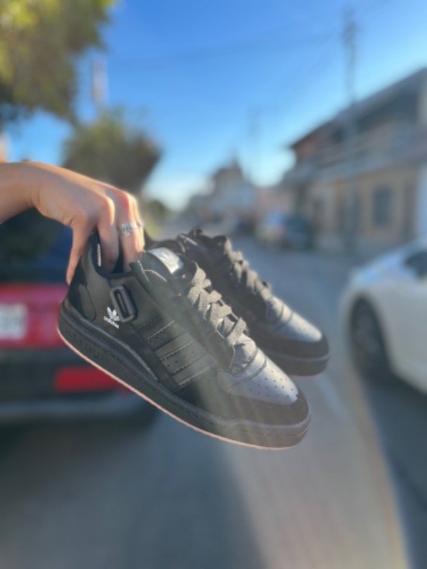 Producto - FORUM NEGRO S/MARRÓN