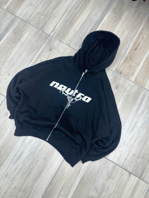 Producto - Campera BoxyFit Cricifijo Negra