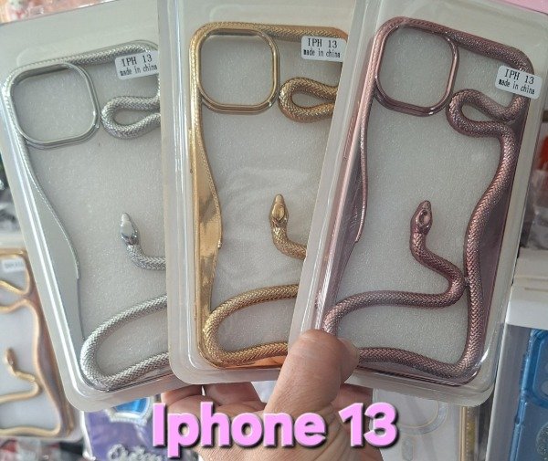 Producto - Fundas luxury serpiente 3d. IPhone 13-14