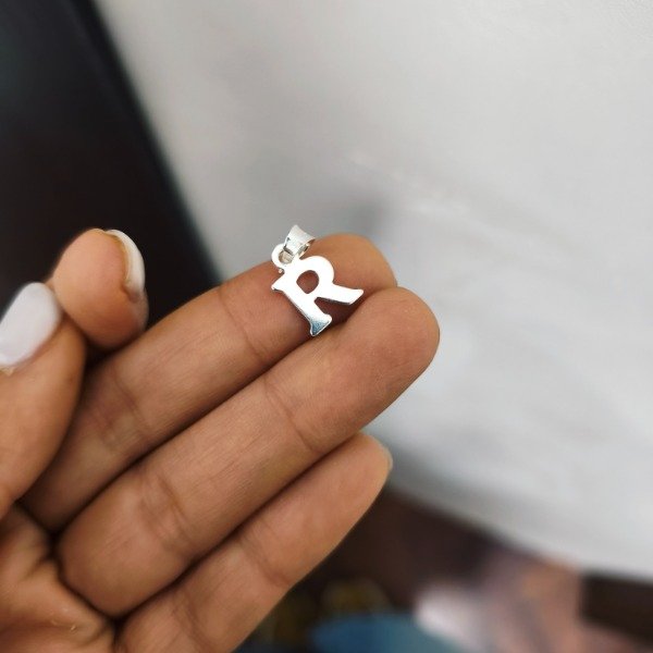 Producto - Dije inicial liso (#232)