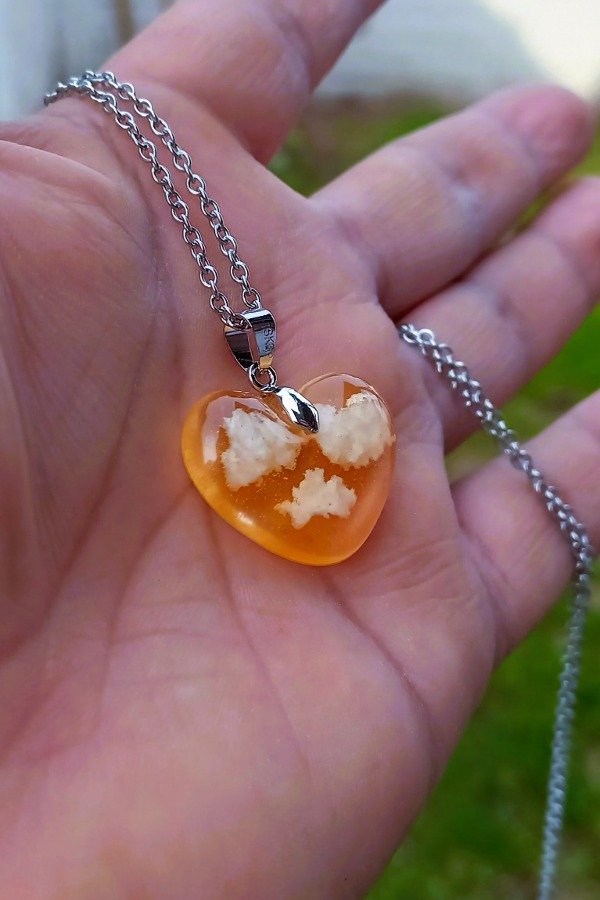 Producto - Dije corazón "cielito amarillo"