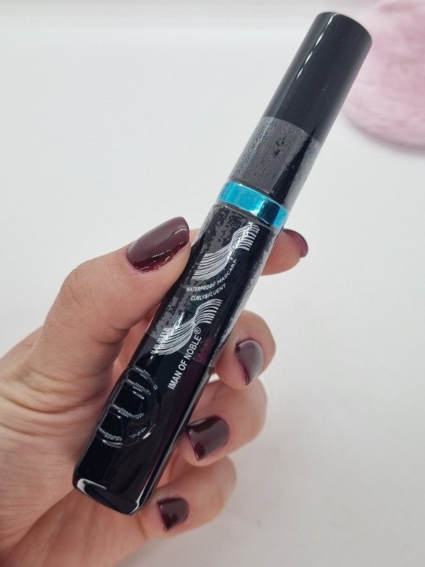 Producto - Mascara de pestañas iman of noble detalle azul