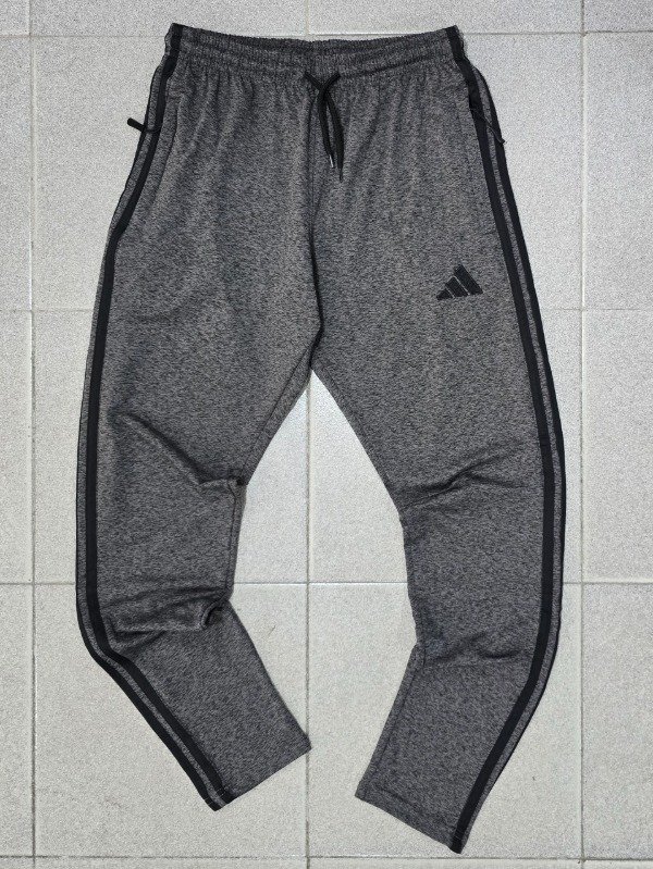 Producto - Pantalón Adidas Frizado Gris Tiras Negras Importado