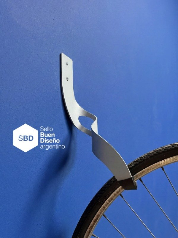 Producto - Bicicletero de Pared de Hierro - Diseño y Resistencia - Color: Aluminio - 0