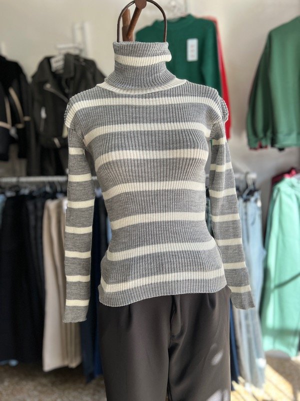 Producto - Polera rayada sweater