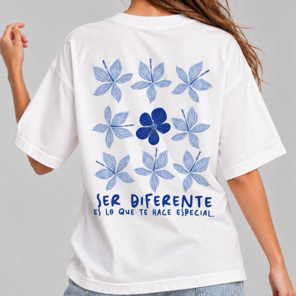 Producto - Remera Diferente (over size)