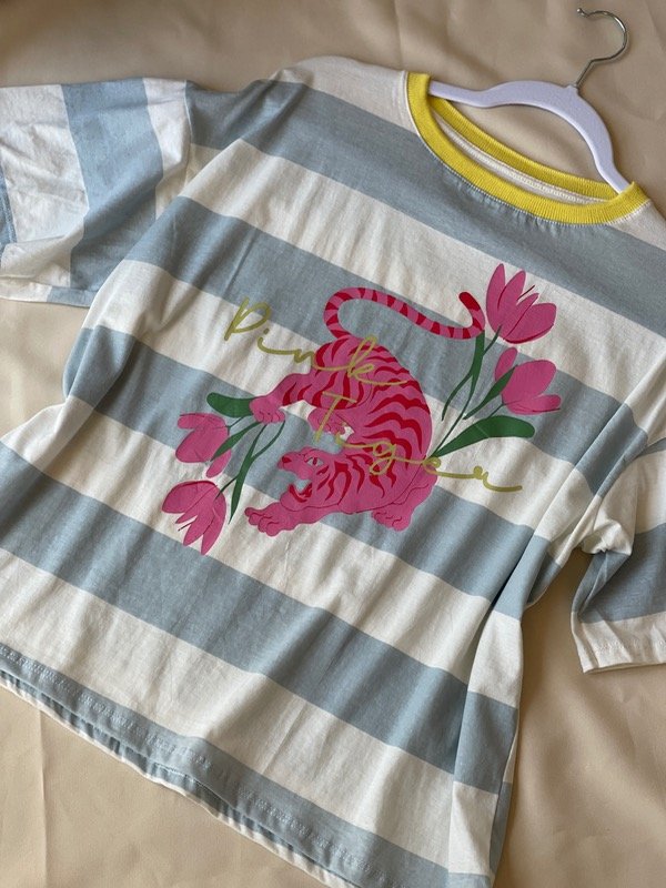 Producto - Remera estampada celeste rayas