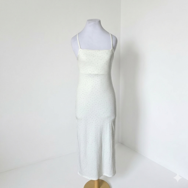 Producto - Vestido con brillos y espalda descubierta y tajo en la pierna S/M