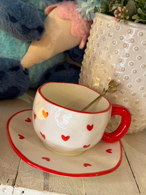 Producto - Taza con plato corazones (Efectivo: 23.120)