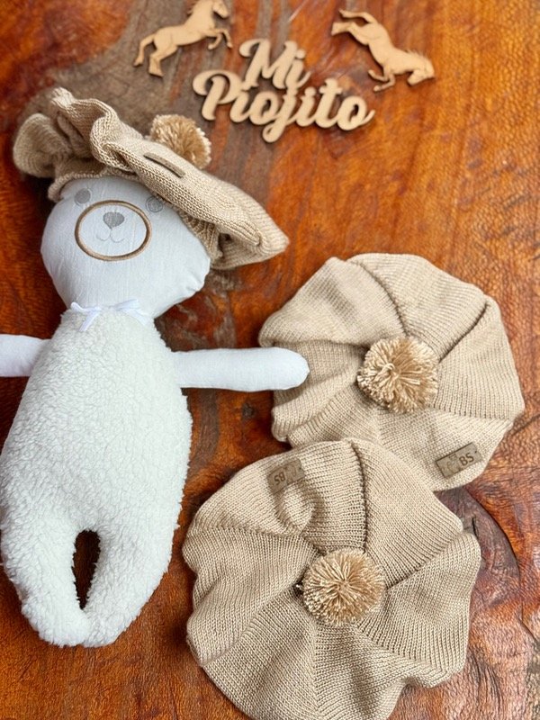 Producto - Boina Hilo Beige Oscuro Pompón - 3