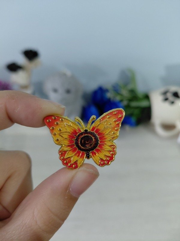 Producto - Pin metalizado - Mariposa artística #1260