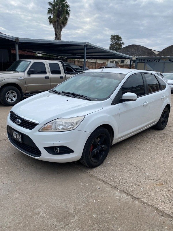 Producto - Ford Focus Trend 1.6 MT 2011