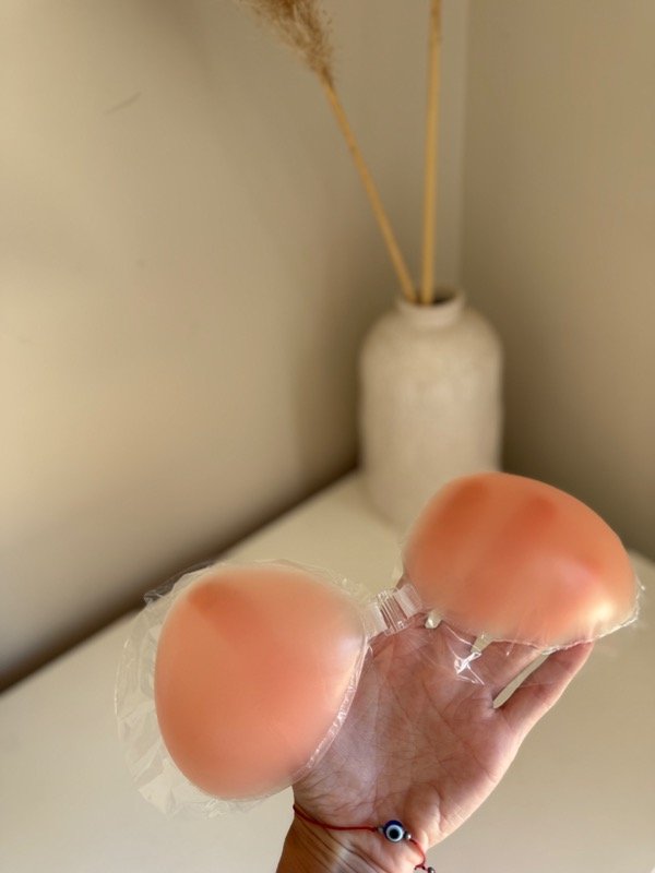 Producto - Corpiño de silicona autoadhesivo