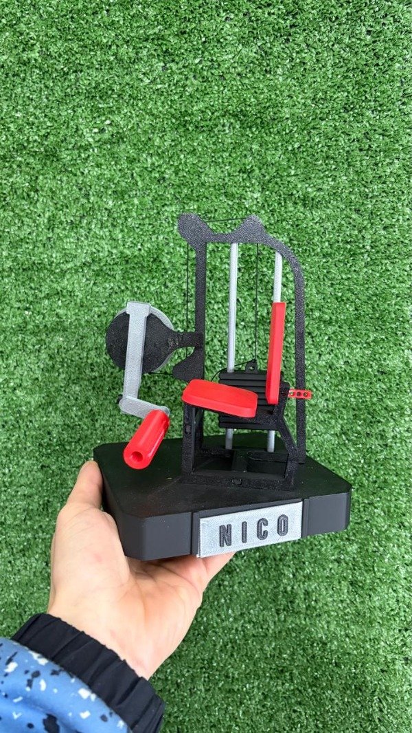 Producto - Mini Máquina de Extensión de Cuádriceps Coleccionable - Para Gym Rat