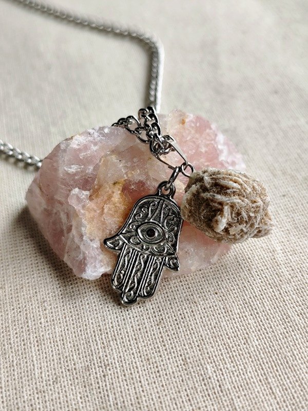 Producto - COLLAR ROSA DEL DESIERTO CON MANO DE FÁTIMA - Protección y fortaleza - 0