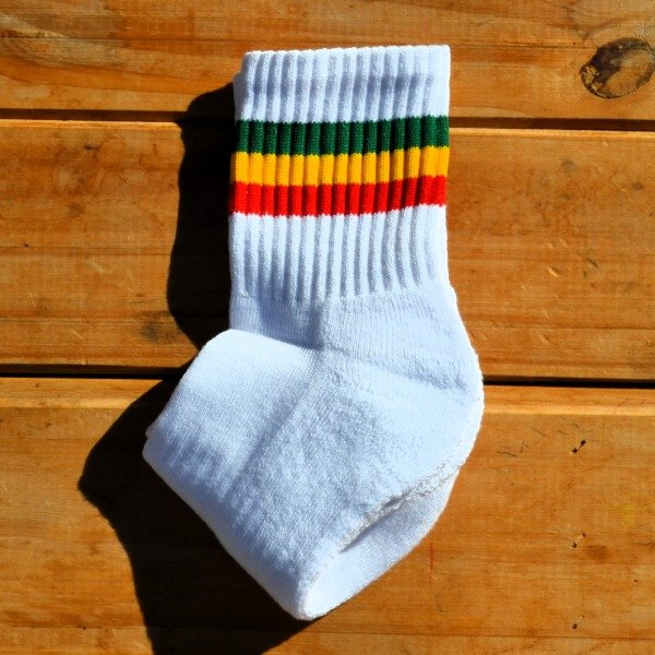 Producto - Tenis Blancas con líneas rasta