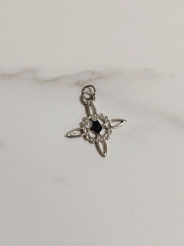 Producto - Nudo de bruja con turmalina