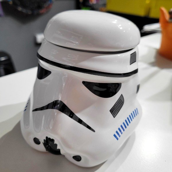 Producto - TAZA DE CERAMICA CON FORMA CON TAPA TROOPER STAR WARS - 2