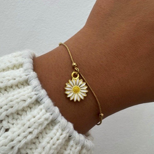 Producto - PULSERA DORADA DIJE MARGARITA BLANCA