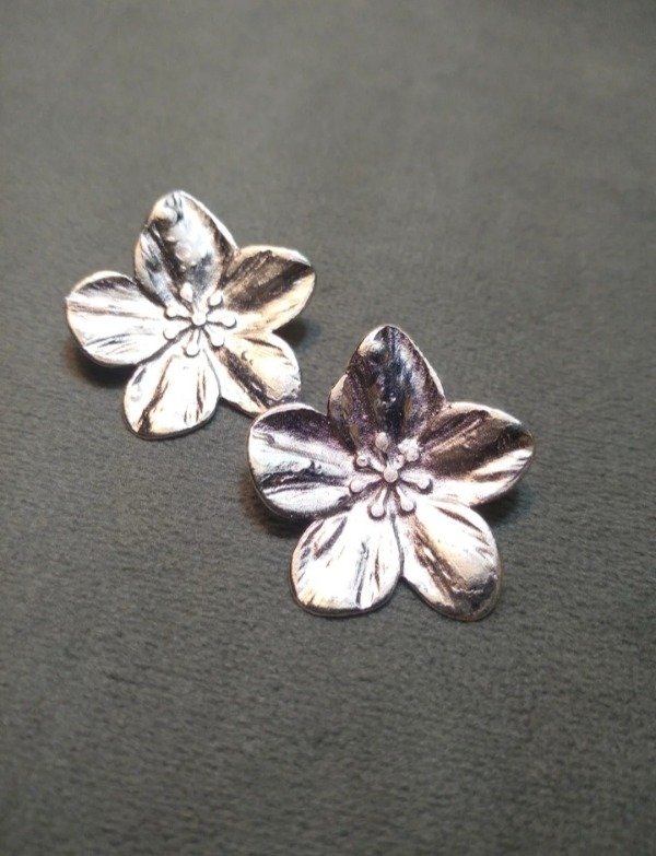 Producto - Aros Flor blanca