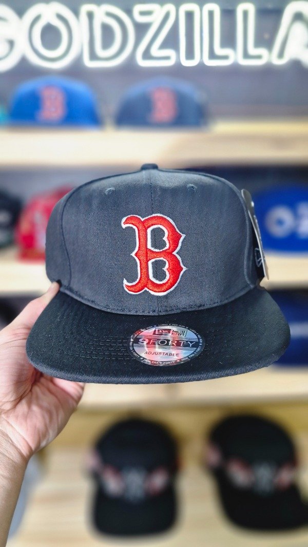 Producto - GORRA BOSTON PREMIUM NEGRA CON ROJO