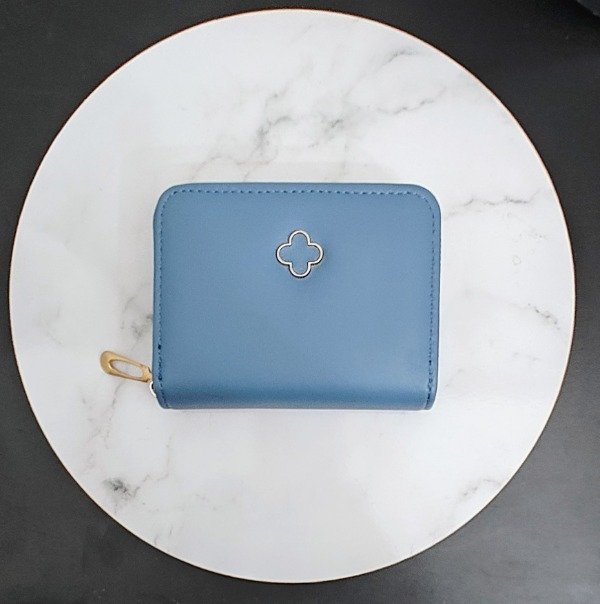 Producto - Billetera Pocket Porta Tarjetas Celeste detalle Flor