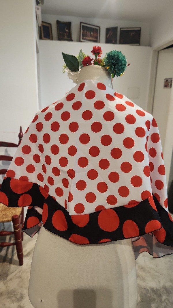 Producto - MANTONCILLO BLANCO LUNAR ROJO