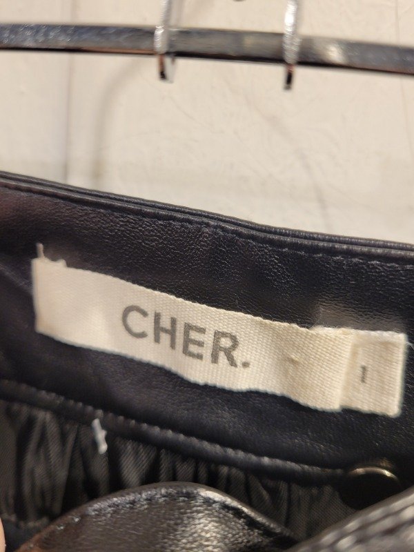 Producto - Pantalón CHER negro ecocuero barrel Talle 24 - PRECIO: 72X - 4