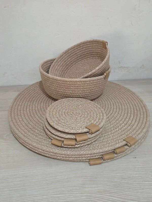 Producto - COMBO plato de sitio x4, posavasos x4 paneras x2 SIMIL Y/CRUDO